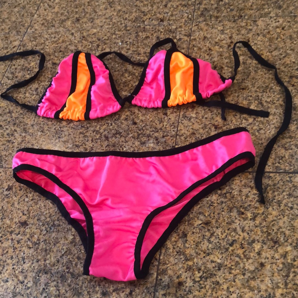 New bathing suit for girls size large 👙
